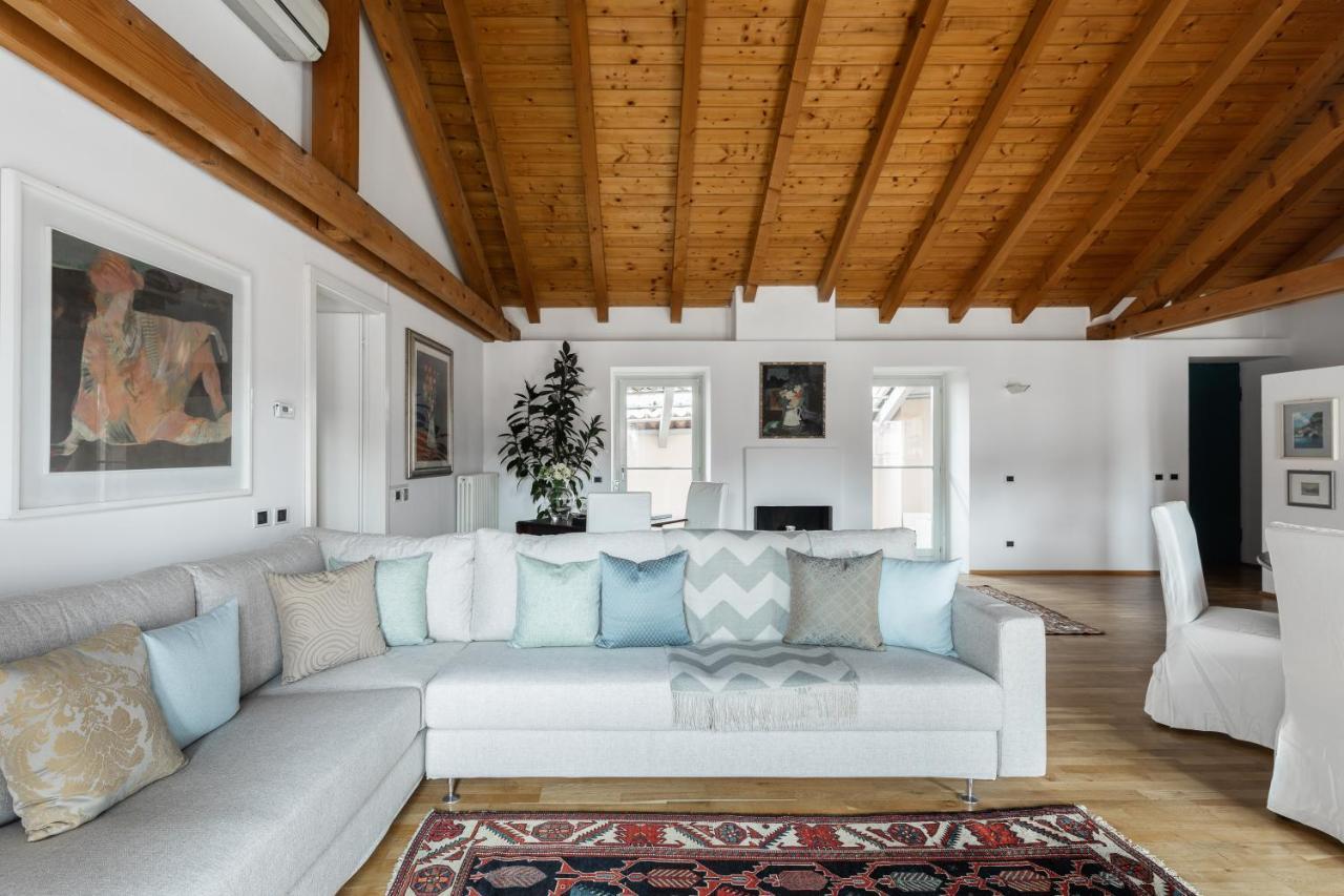 A Casa Nuccia Mansarda By Holiday Solutions كومو المظهر الخارجي الصورة