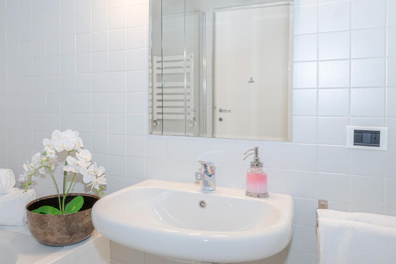 A Casa Nuccia Mansarda By Holiday Solutions كومو المظهر الخارجي الصورة